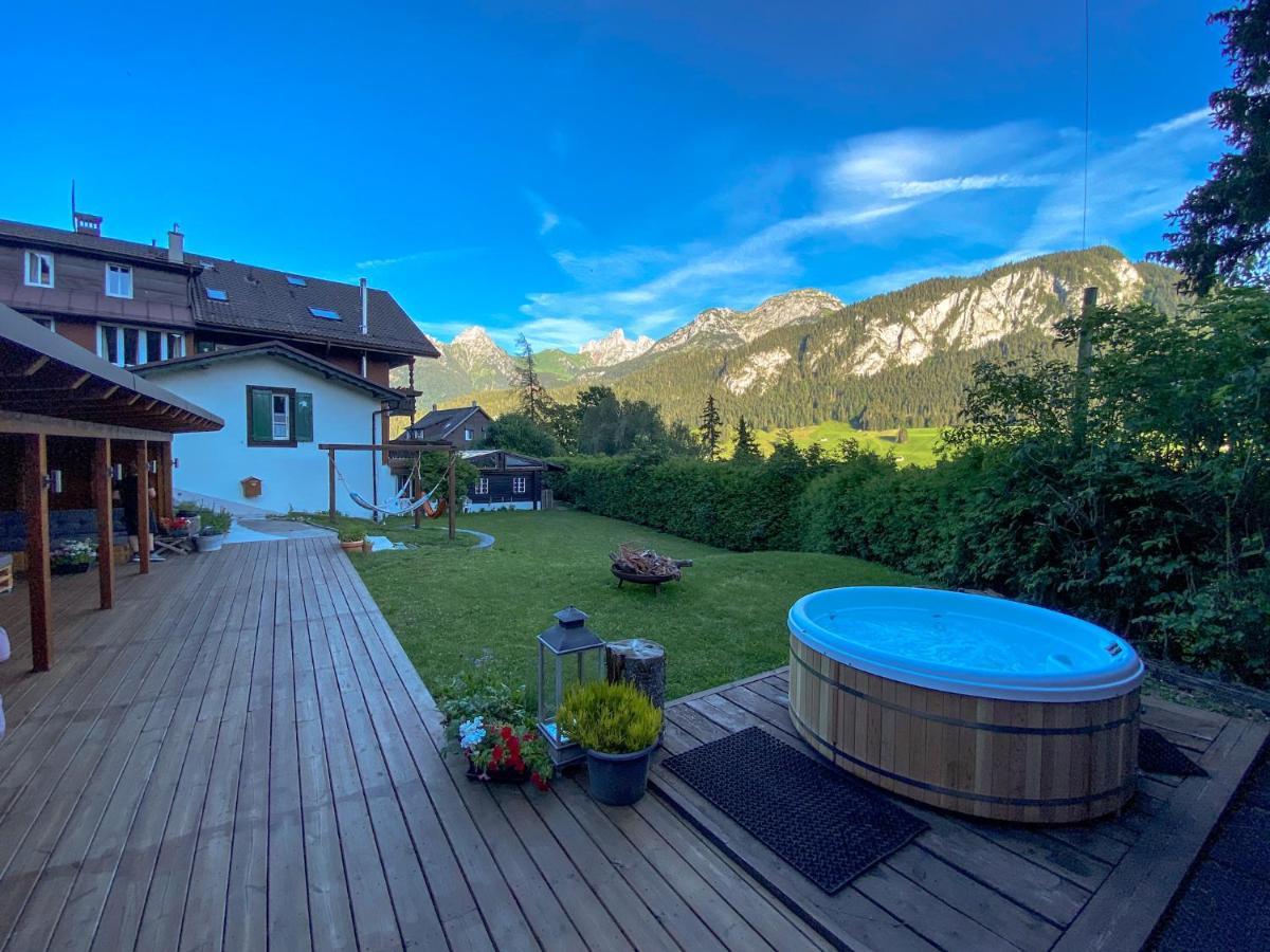 Family B&B Le Vieux Chalet Chateau-d'Oex Buitenkant foto